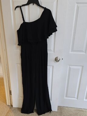 Vince Camuto Black One-Shoulder Ruffle Jumpsuit Size 8